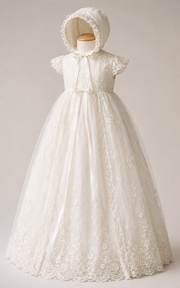 Baby Christening Gown Vintage Modest Princess Ball Gown Short Sleeve Tulle Lace Floor-Length Sweep Train with Bonnet in Ivory