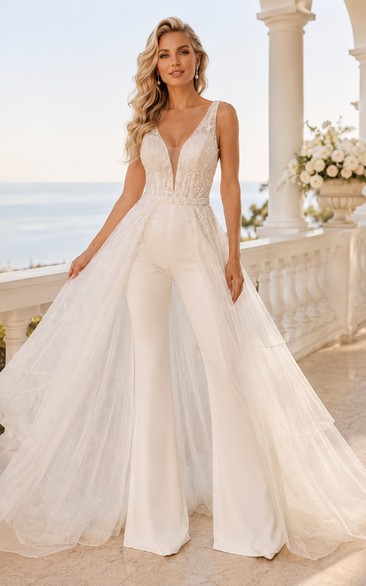 Combinaison de mariée blanche en dentelle à col en V avec surjupe en tulle