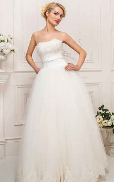 A-Line Appliqued Sleeveless Strapless Long Tulle Wedding Dress With Pleats