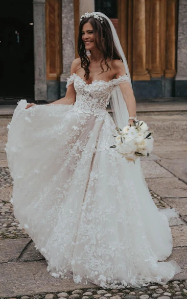 Charming Sweetheart Empire Lace Illusion A-line Wedding Dress
