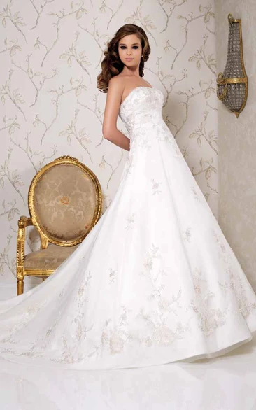 Floor-Length Strapless Appliqued Satin Princess Wedding Dress With Chapel Train And Lace-Up