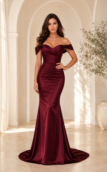 Robe sirène bordeaux en satin à épaules dénudées et bustier en forme de cœur
