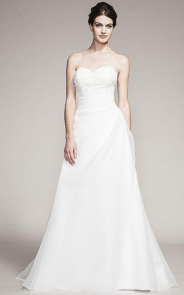Sweetheart Floor-Length Lace Sleeveless Tulle Wedding Dress
