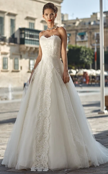 A-Line Sweetheart Appliqued Floor-Length Sleeveless Tulle Wedding Dress