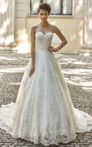 A-Line Floor-Length Appliqued Sleeveless Sweetheart Lace Wedding Dress Styles
