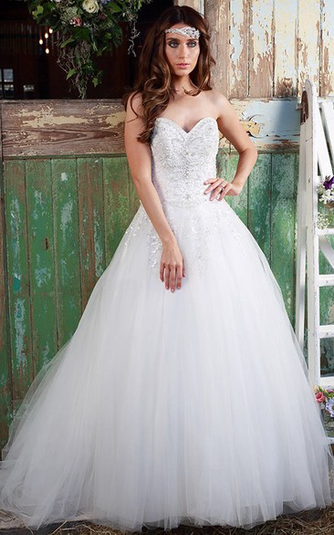Ball Gown Long Sweetheart Sleeveless Beaded Tulle Wedding Dress