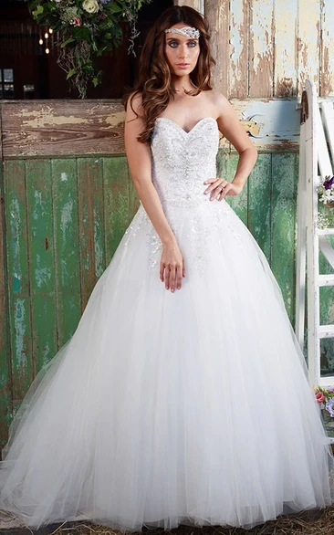 Ball Gown Long Sweetheart Sleeveless Beaded Tulle Wedding Dress