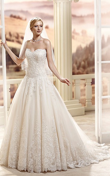 A-Line Maxi Sweetheart Lace Wedding Dress With Appliques And Court Train