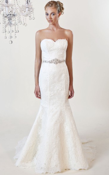 Mermaid Sweetheart Appliqued Lace Wedding Dress With Waist Jewellery