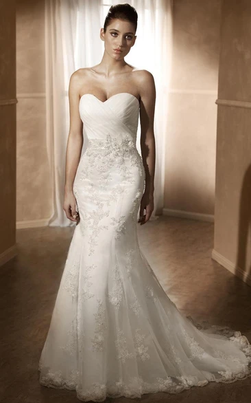 Mermaid Criss-Cross Sweetheart Lace Wedding Dress With Flower
