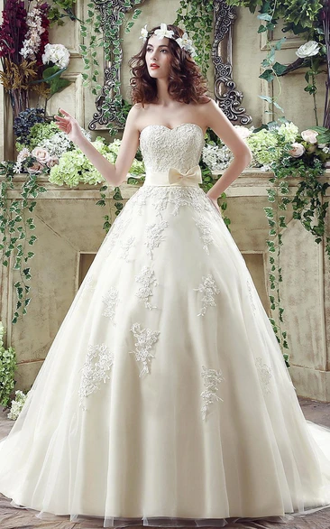Newest Sweetheart Lace Appliques Princess Wedding Dress Bowknot Sweep Train