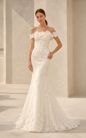 Schulterfreies Meerjungfrauen-Brautkleid aus Spitze mit Schleppe