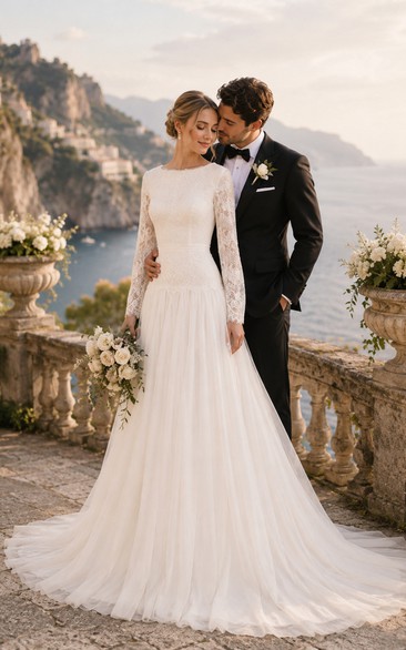 Vestido de novia modesto de manga larga con cintura baja, corte en A, tul con superposición de encaje y pliegues.