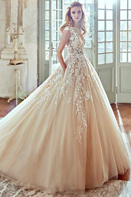 V-Neck A-Line Princess Wedding Dress With Floral Lace Appliques and Pleated Tulle Skirt | Dorris Wedding V-Neck A-Line Princess Wedding Dress With Floral Lace Appliques and Pleated Tulle Skirt | Dorris Wedding