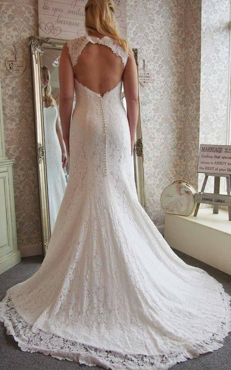 Lace Mermaid Sleeveless Dress With V-Neck and Keyhole Back - 3