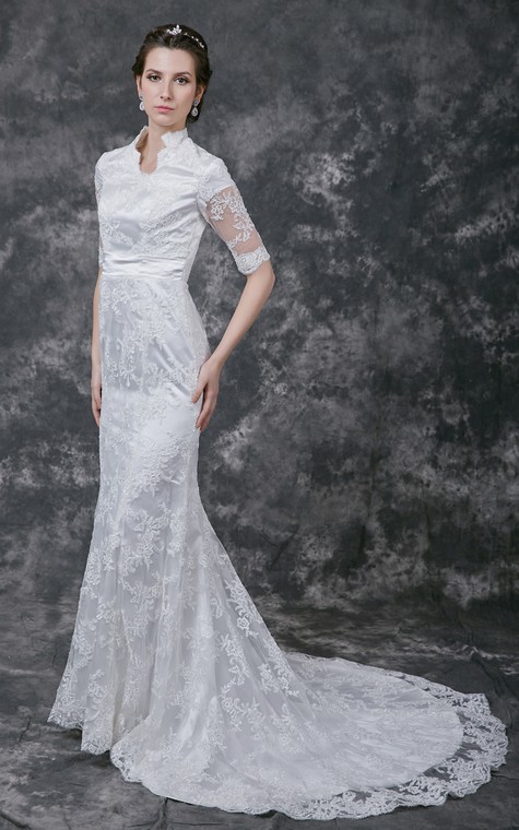 Vintage Scalloped-Edge Neckline Lace Bridal Gown with Half Sleeves - 1