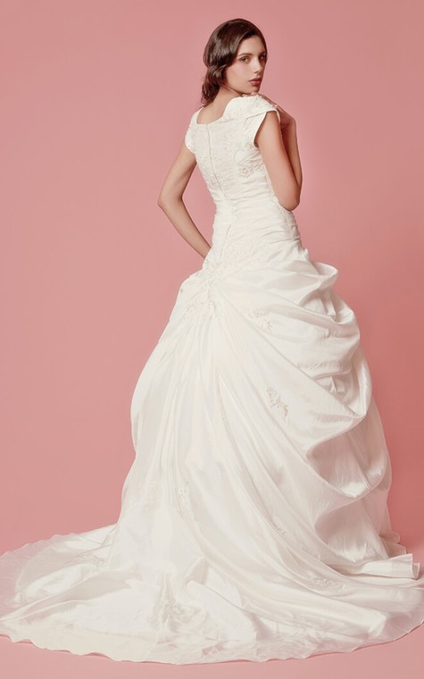 Romantic Pick-up A-line Taffeta Gown With Embroidered Neckline - 5