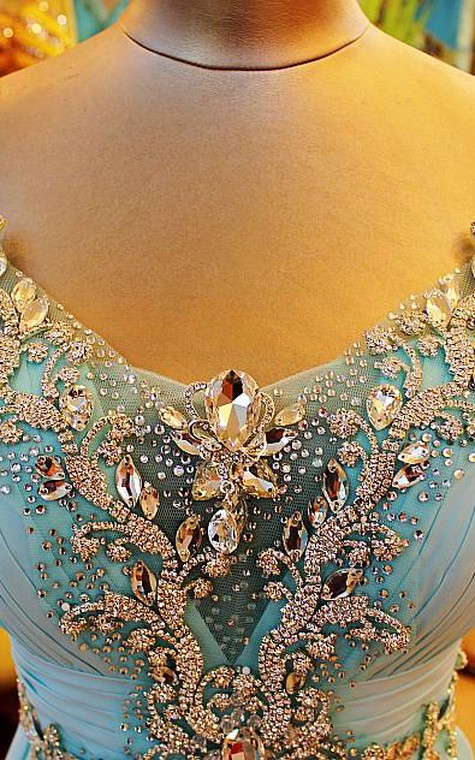 A-Line Backless Blue Evening Dresses V-Neck Crystal Beading Blingbling Prom Gowns - 5