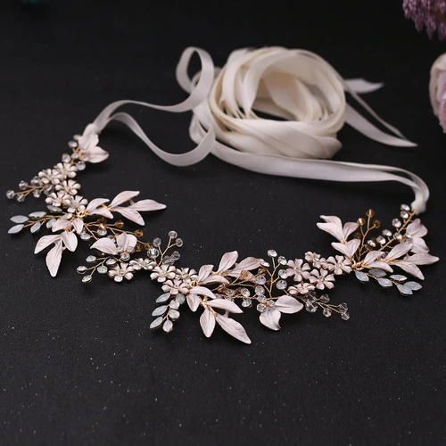 Elegante cinturón de organza con cuentas