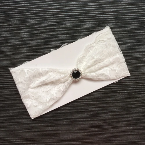 Einfaches schwarzes, rautenförmiges, weißes Spitzen-Strumpfband mit elastischem Gummizug, passend für Brautstrümpfe mit einer Länge von 40-58 cm