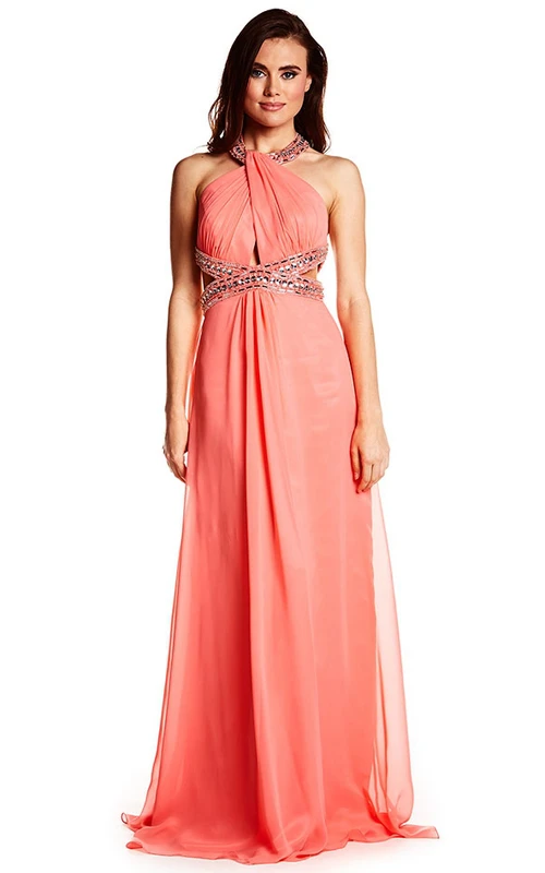 Robe de bal en mousseline sans manches à col halter ornée de perles et traîne.