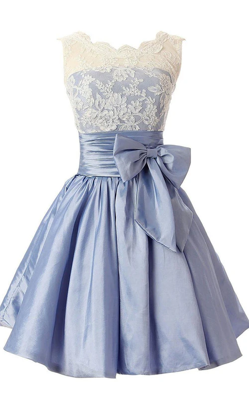 Ärmelloses A-Linien-Kleid mit Schleife und Spitzenoberteil