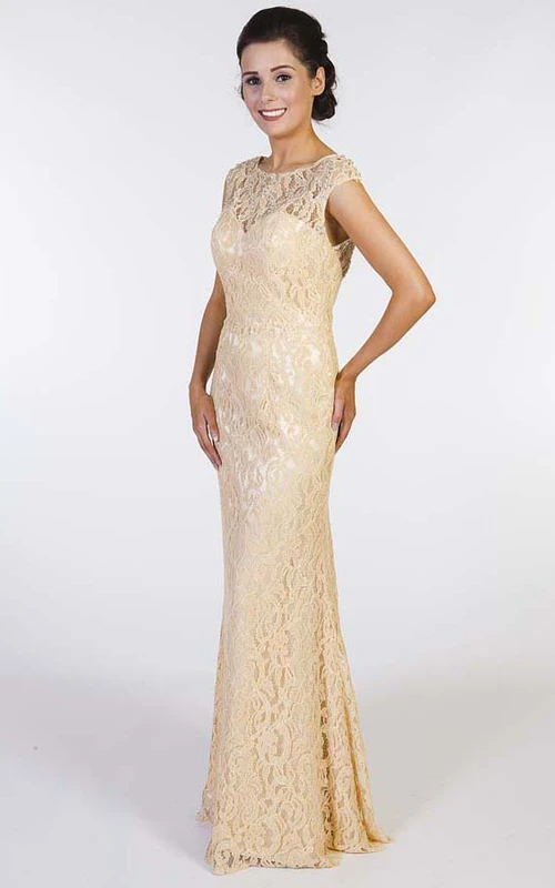 Robe de bal fourreau à manches courtes et col rond en dentelle perlée