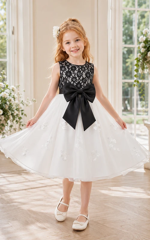 Schwarzes, ärmelloses A-Linien-Kleid aus Spitze und Tüll für Blumenmädchen mit Schleife und floralen Applikationen
