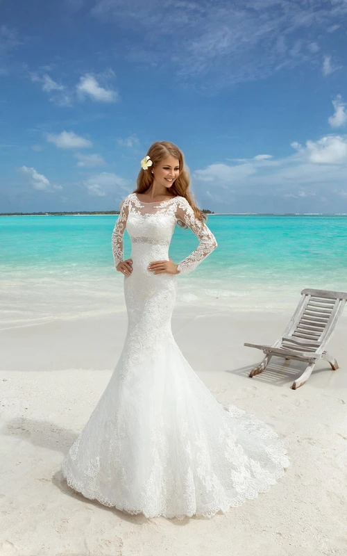 Robe de mariée sirène maxi à col rond et manches t-shirt, lacée, en dentelle avec perles et appliques