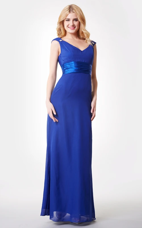 Robe longue élégante en mousseline de soie à col V et taille froncée, coupe trapèze, col V