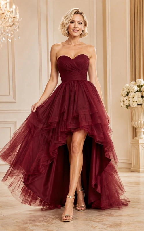 Burgunderrotes Abendkleid, Ballkleid aus Tüll mit Herzausschnitt, gestuftem Rüschenbesatz und asymmetrischem Saum