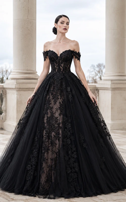Robe de mariée alternative en dentelle à épaules dénudées et bustier cœur avec traîne chapelle