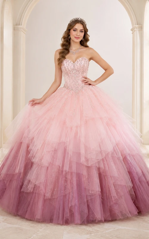 Vestido de princesa de quinceañera sin tirantes, de tul con capas, degradado en tonos malva y rosa rubor