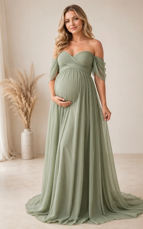 Robe de maternité romantique Sage Guest, coupe trapèze, épaules dénudées, manches courtes, en mousseline, longueur au sol