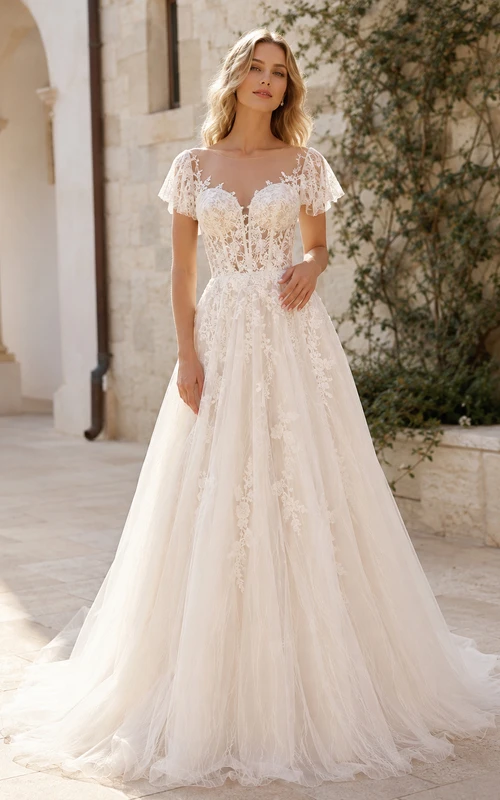Robe de mariée romantique en dentelle florale, épaules dénudées, manches courtes, coupe trapèze, traîne, style A, en dentelle florale, style A.