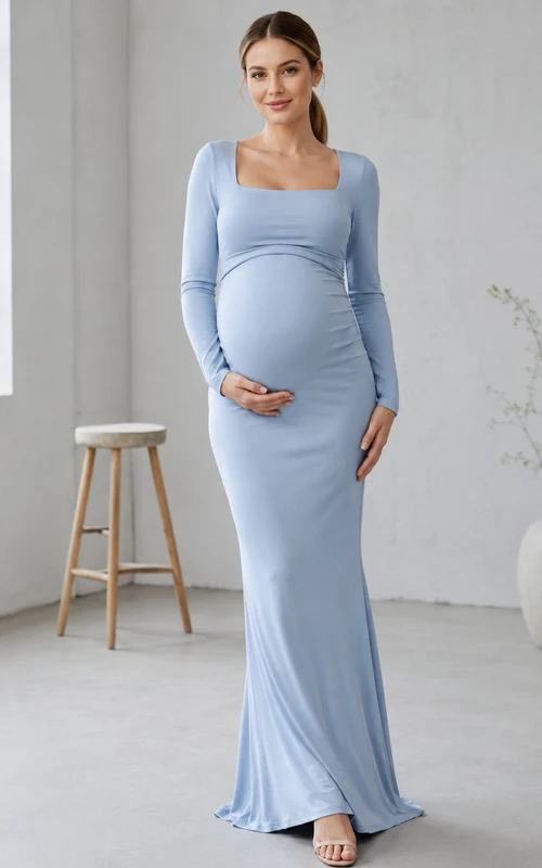 Himmelblaues Umstandskleid aus Jersey mit langen Ärmeln, eckigem Ausschnitt, Meerjungfrauenschnitt und Schleppe – ein elegantes Abendkleid
