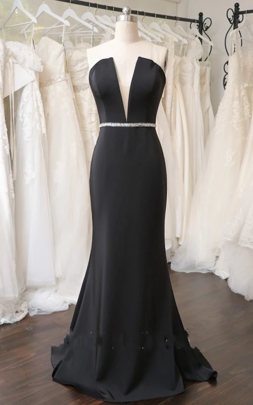 Meerjungfrauen-Abendkleid mit Schleppe und Schärpe