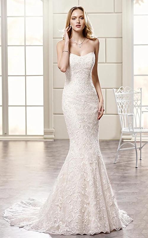 Robe de mariée sirène bustier en dentelle avec traîne courte