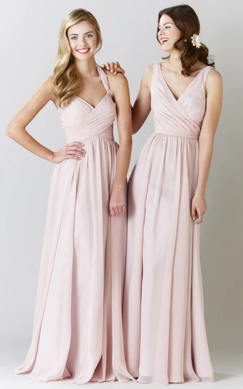 Robe de demoiselle d'honneur maxi en mousseline de soie à col halter croisé sans manches et plis