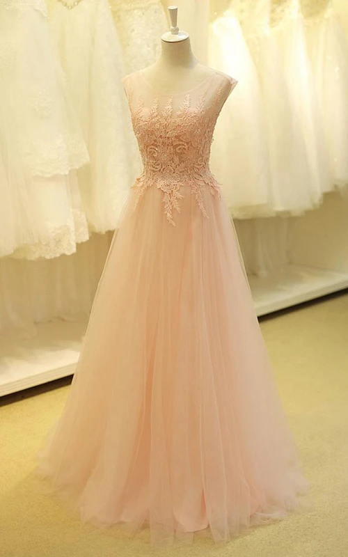 Chiffonkleid in A-Linie mit kurzen Ärmeln und Applikationen