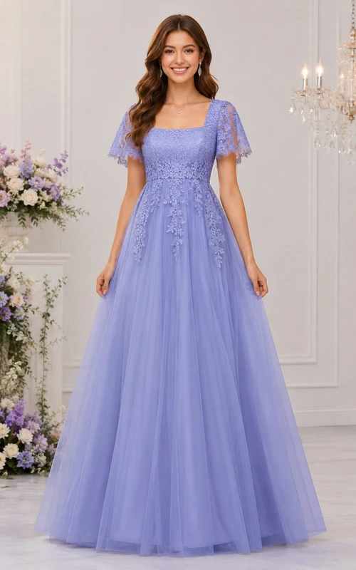 Vestido de fiesta de tul de manga corta y corte cuadrado con apliques.