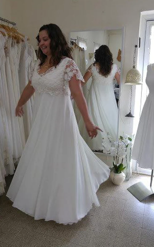 Vestido de novia vintage de talla grande con escote en V, manga corta y encaje de gasa