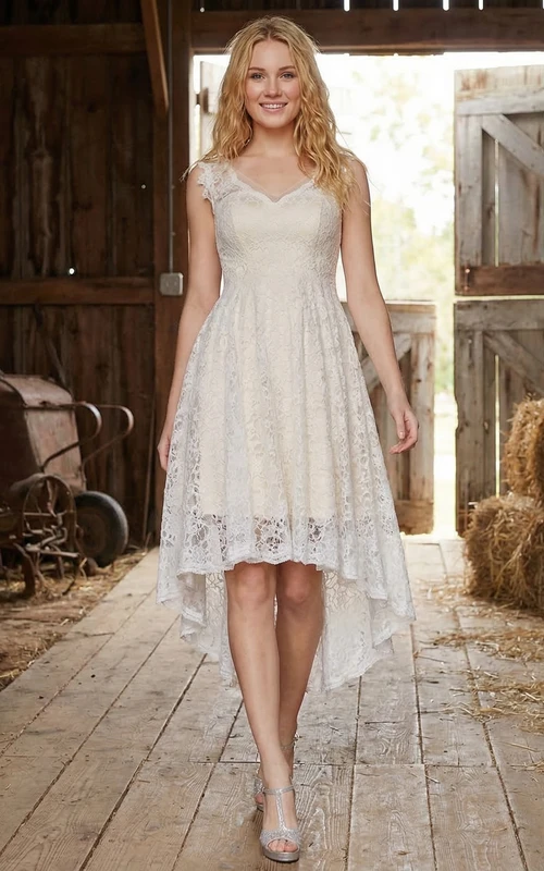 Kurzes asymmetrisches Brautkleid aus Spitze