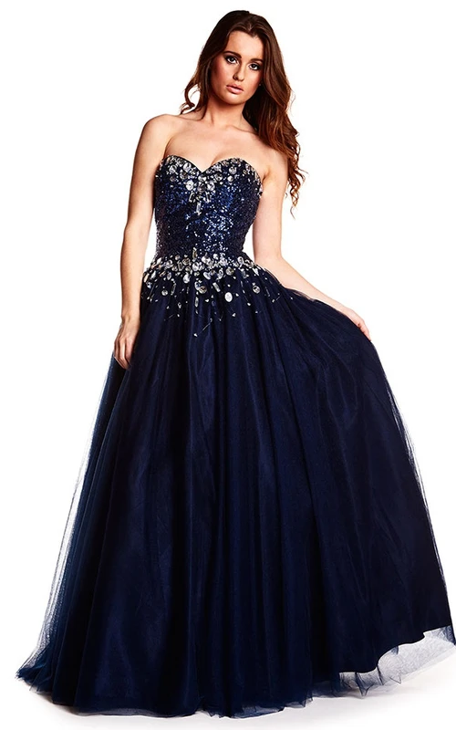 Robe de bal trapèze en tulle sans manches à décolleté cœur et cristaux