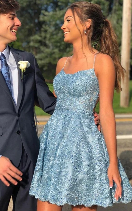 Blaues, wunderschönes kurzes Empire-Kleid aus Spaghetti-Spitze in A-Linie für den Abschlussball