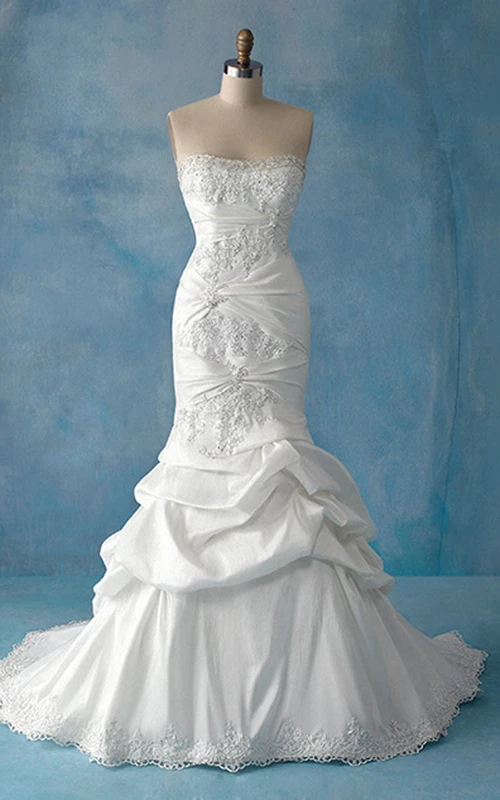Vestido largo de tafetán sin tirantes con volantes, estilo sirena.