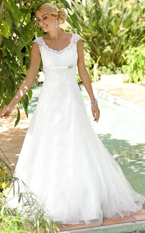 Vestido de novia largo hasta el suelo, de tul y encaje, con escote en V, mangas cortas y apliques, corte en A.