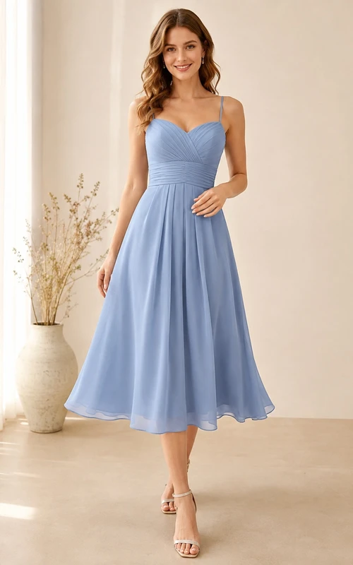 Himmelblaues, eckiges Spaghetti-Trägerkleid aus Chiffon in A-Linie und Teelänge