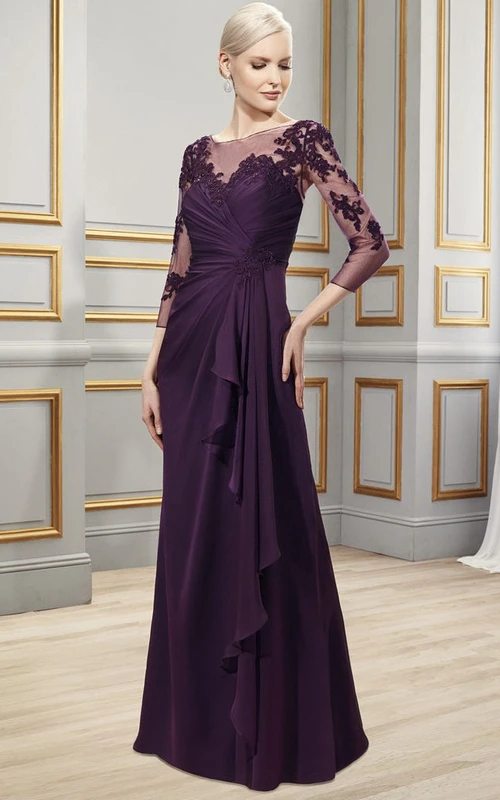 Robe de soirée en mousseline à manches 3-4 et col bateau orné d'appliqués