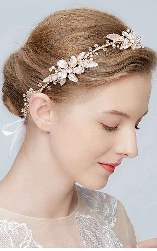 Handgefertigtes, wunderschönes Armband im Western-Stil mit Blumen, Blättern, Ranken, Strasssteinen und Kristallen.